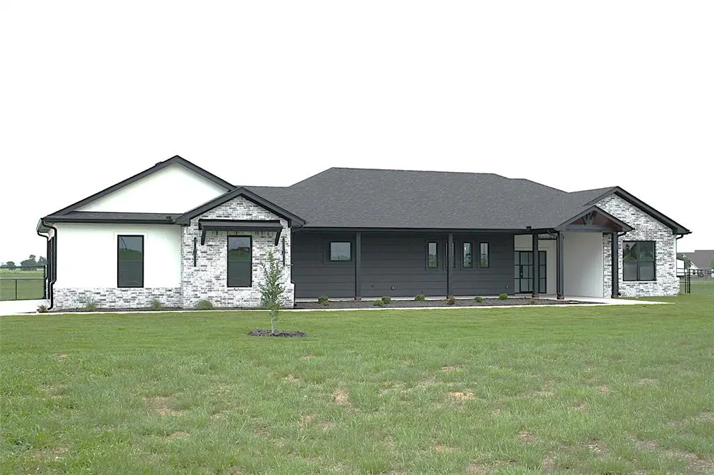 611 Willow Moon Ranch Road, Crawford, TX 76638
