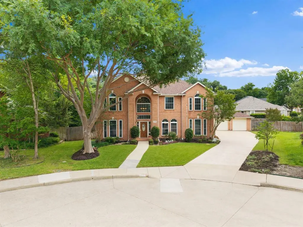 716 Mockingbird Court, Crowley, TX 76036