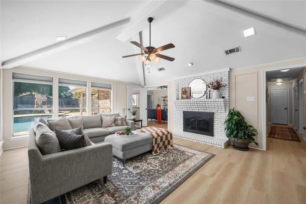 118 Willowcrest Drive, Garland, TX 75040