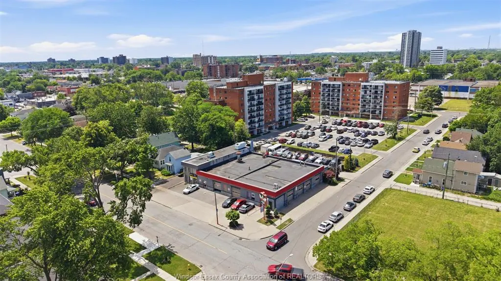 857 HOWARD Avenue, Windsor, ON N9A 1S1