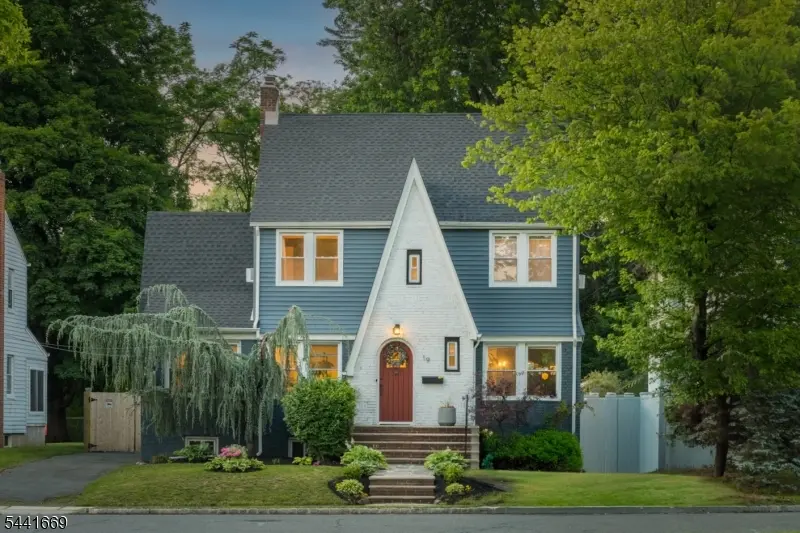 19 Buckingham Rd, West Orange Twp., NJ 07052