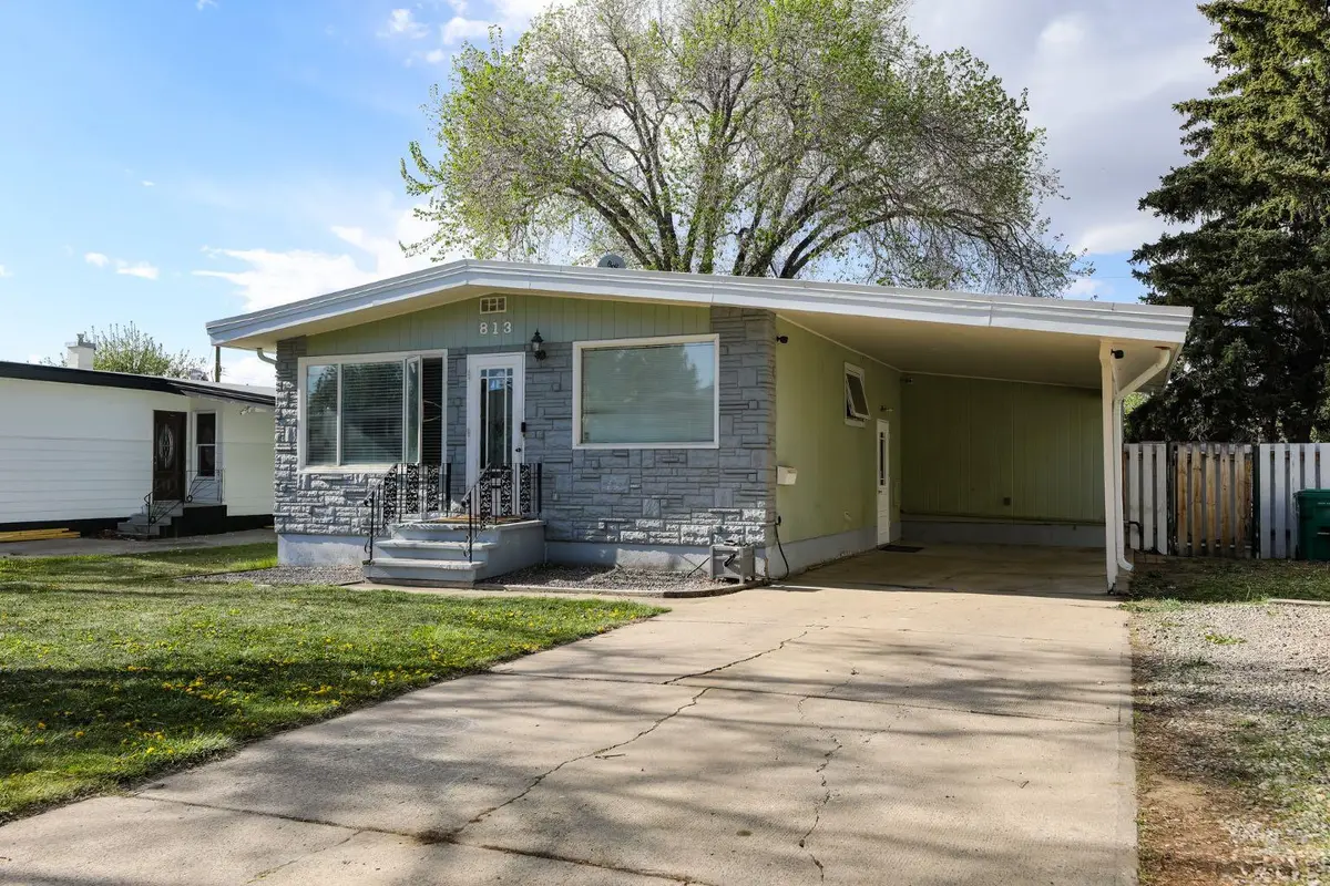 813 11 AVE S, Lethbridge, AB T1K 0H9