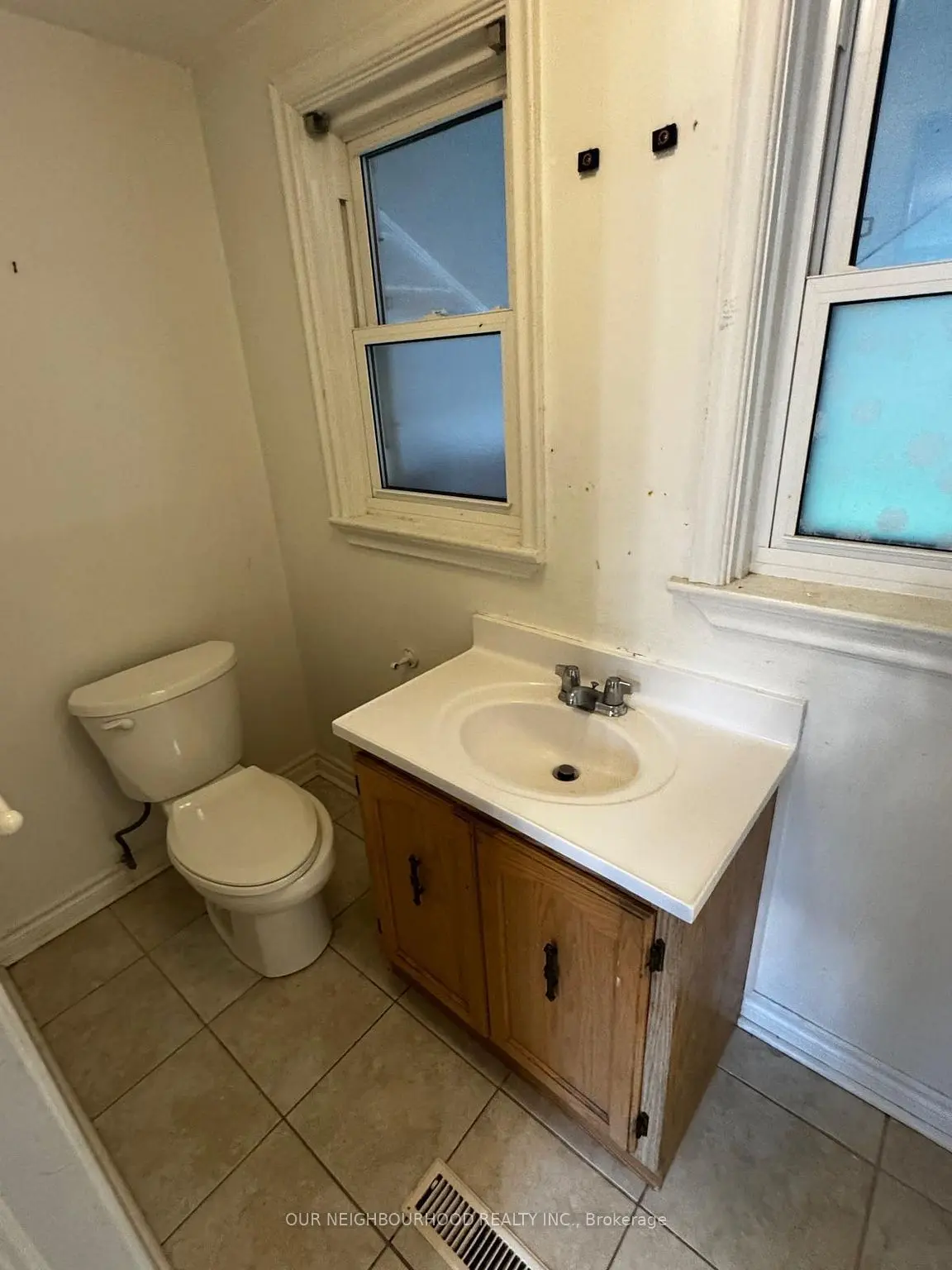 105 Poyntz AVE #Upper, Toronto C07, ON M2N 1J3