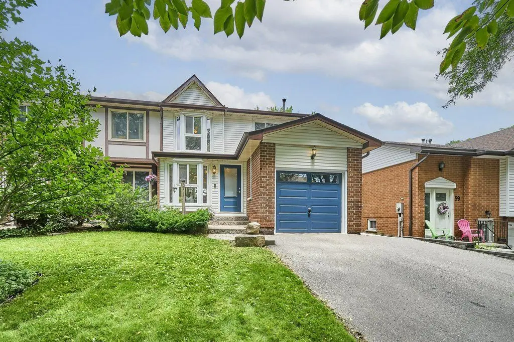 57 Renfield CRES, Whitby, ON L1P 1B2