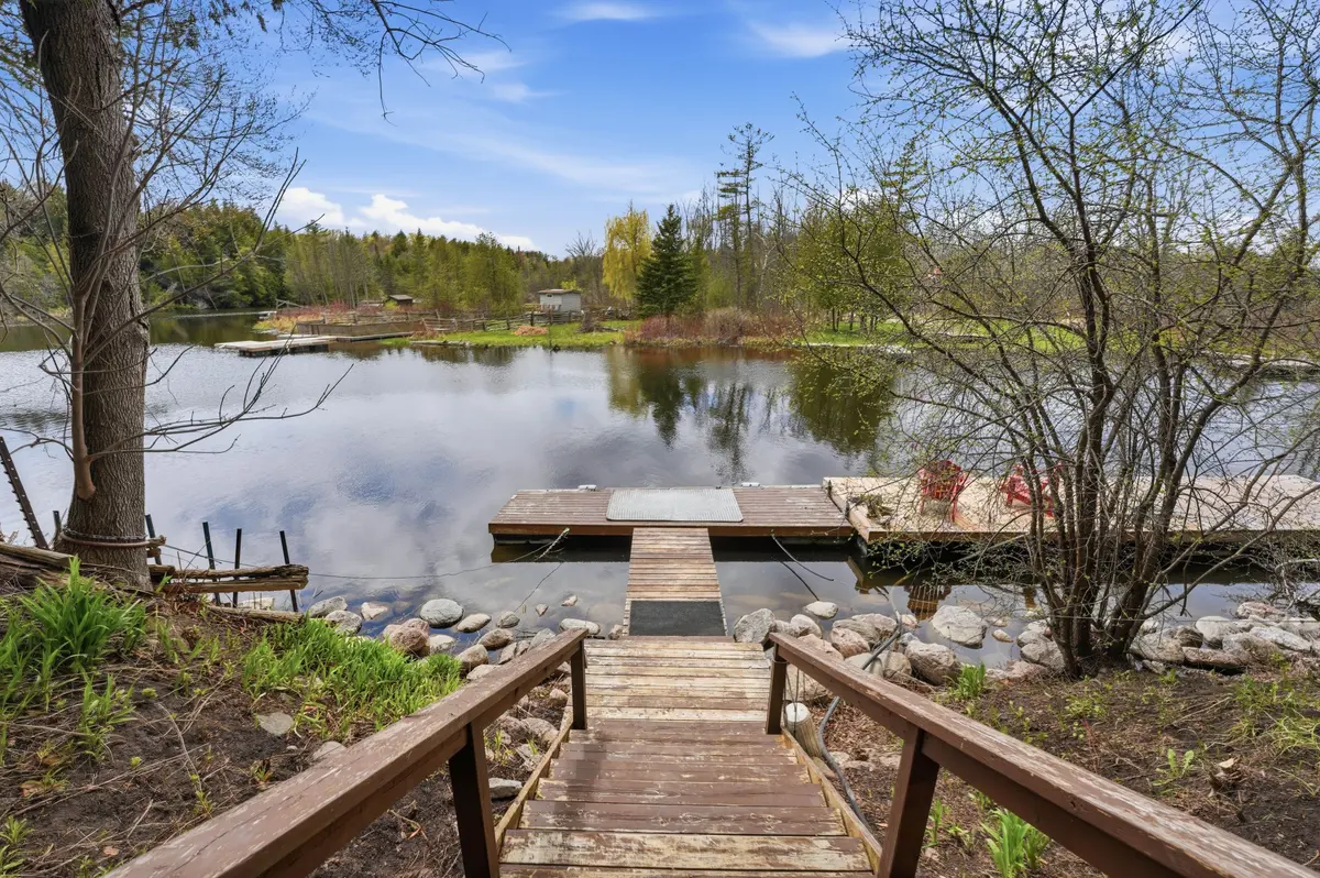104 Riverbank DR, Georgina, ON L0E 1N0