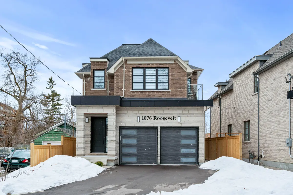 1076 Roosevelt RD, Mississauga, ON L5G 3Y8