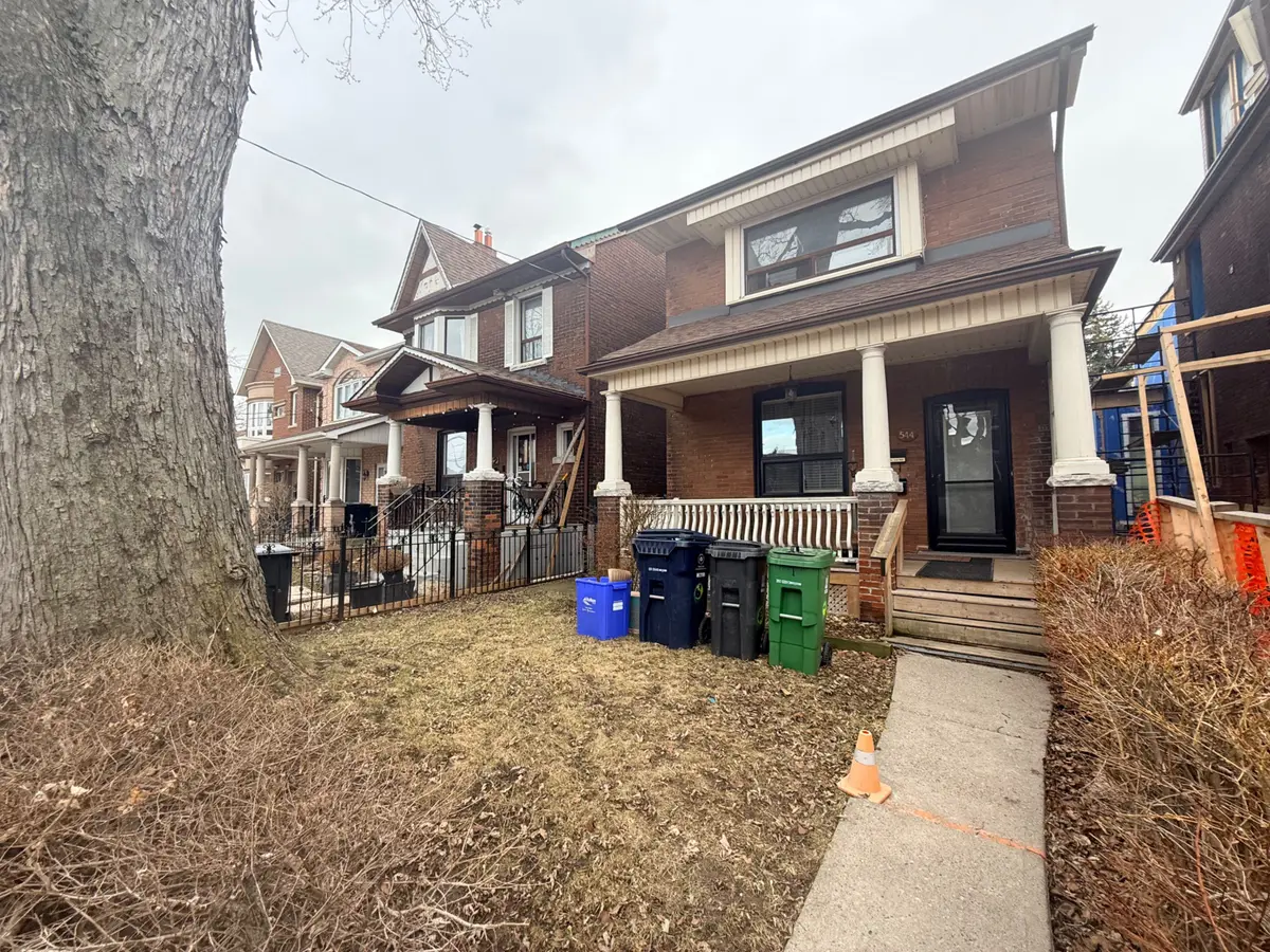 544 Concord AVE #Upper, Toronto W02, ON M6H 2R1