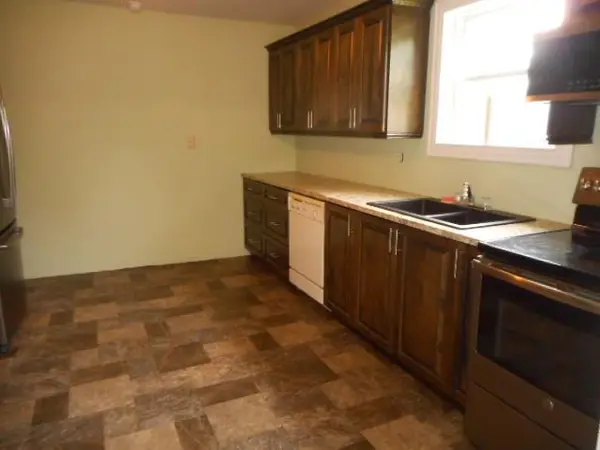 14 Access Road, Middle Arm, NL A0K 1B0