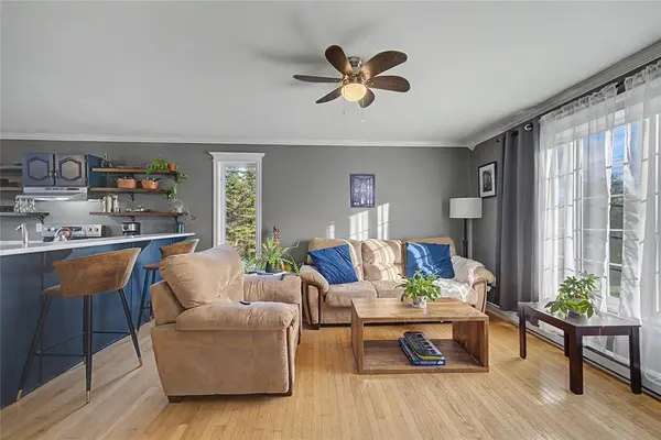 24 Peter's Place, Torbay, NL A1K1G3