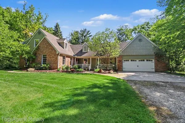 2411 Farmbrook TRL, Addison Township, MI 48370