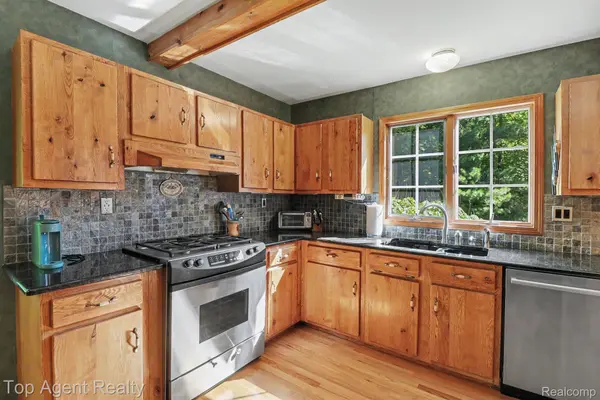 2411 Farmbrook TRL, Addison Township, MI 48370