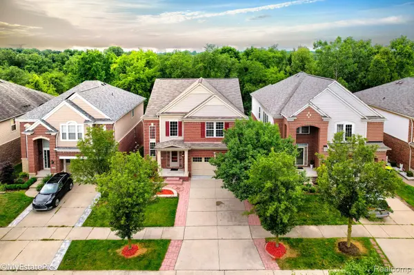 45149 Bartlett DR, Novi, MI 48377
