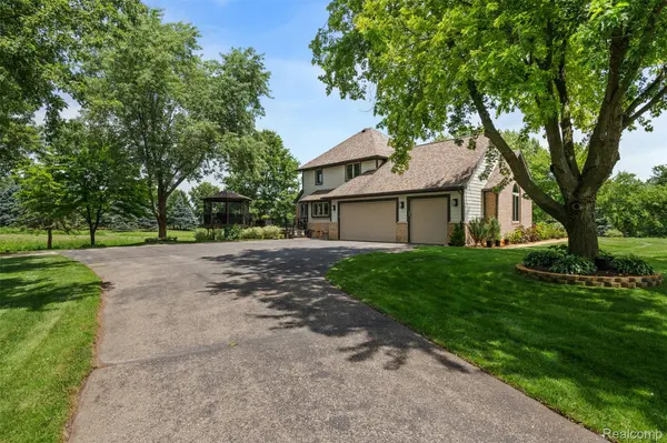 55550 Lee RD, Lyon Charter Township, MI 48165