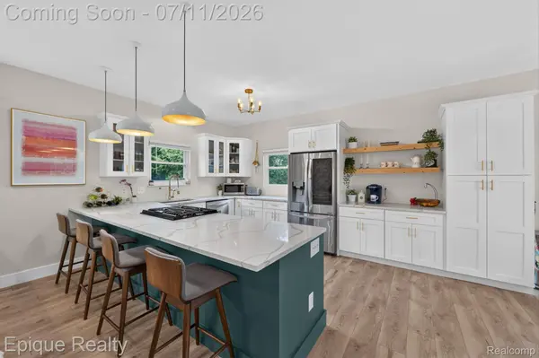 3036 Hawks AVE, Pittsfield Charter Township, MI 48108