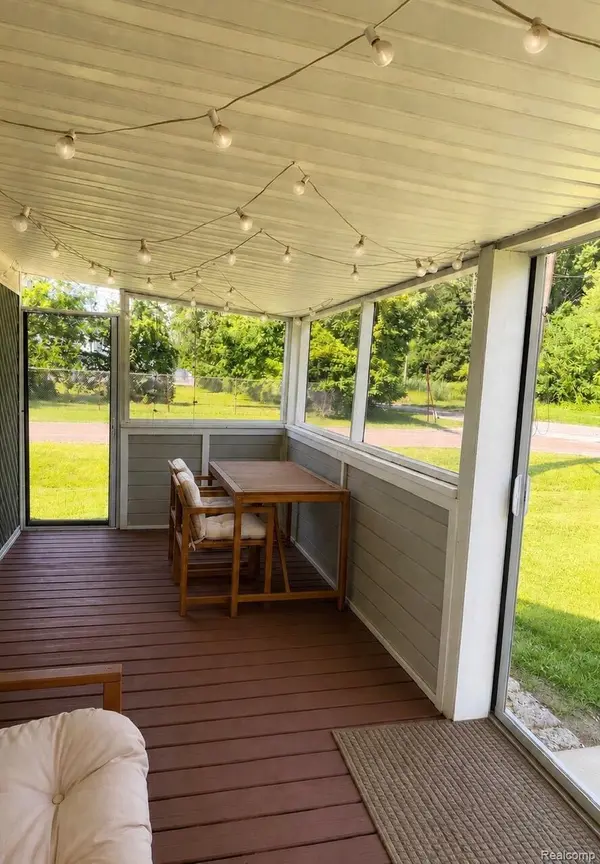 4512 Treadwell ST, Wayne, MI 48184