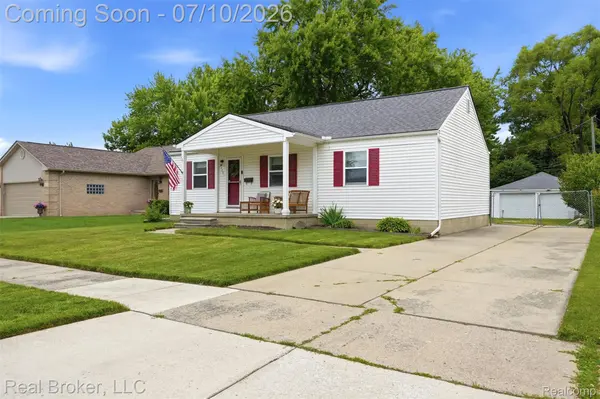 29801 Gloria ST, St. Clair Shores, MI 48082