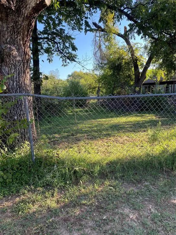 1106 Duke, Brownwood, TX 76801