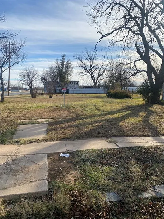 400 E Walnut, Coleman, TX 76834