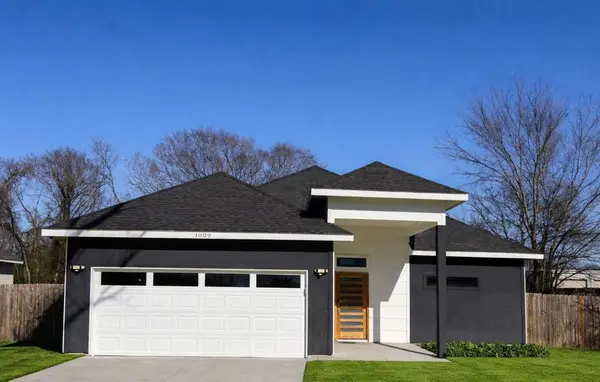 1009 E Buffalo Street, Forney, TX 75126