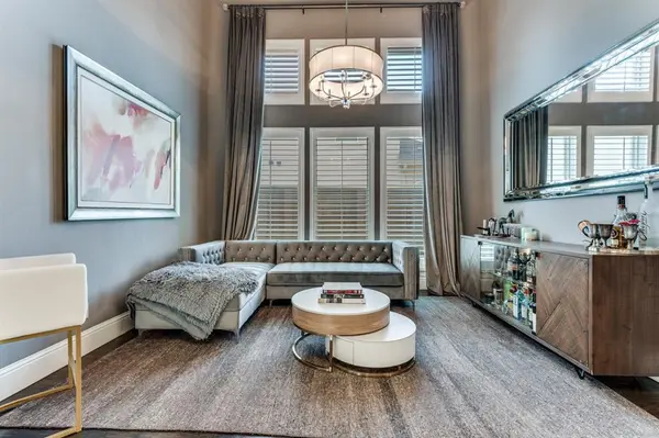 647 Fountainview Drive, Irving, TX 75039
