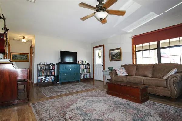 4776 NE County Road 2120 Road, Talco, TX 75487