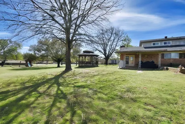 802 W Coke Road, Winnsboro, TX 75494