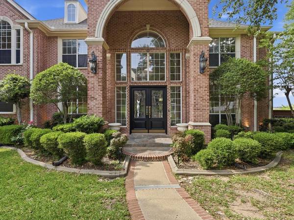 5815 Bay Club Drive, Arlington, TX 76013