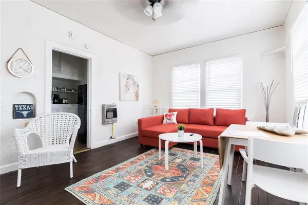 324 W Canty Street #3, Dallas, TX 75208