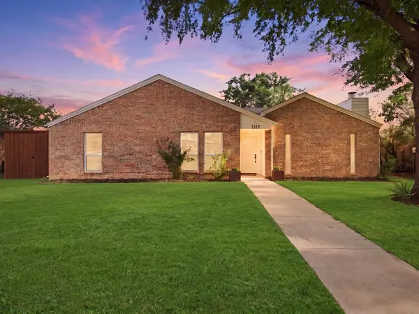 1317 Lark Lane, Lewisville, TX 75077