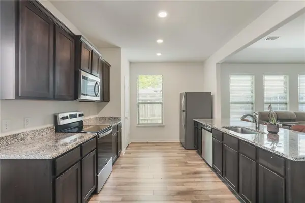 186 Aster Drive, Sanger, TX 76266