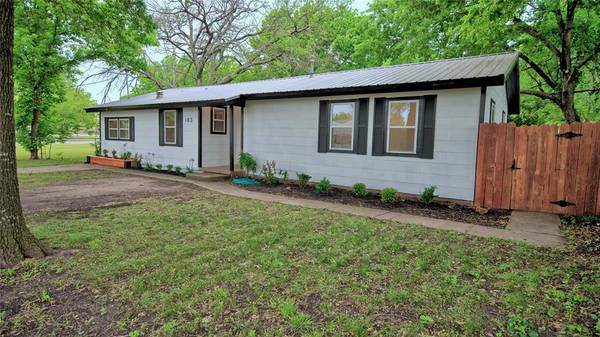 103 Phillips Street, Saint Jo, TX 76265