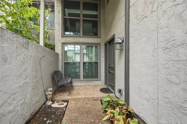 9319 Chimney Corner Lane, Dallas, TX 75243