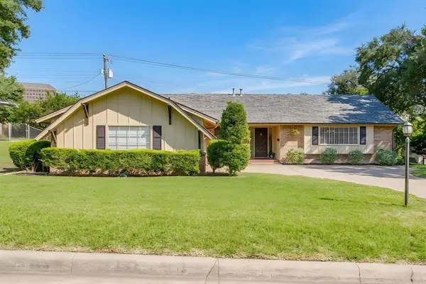 6601 Dakar Road W, Fort Worth, TX 76116
