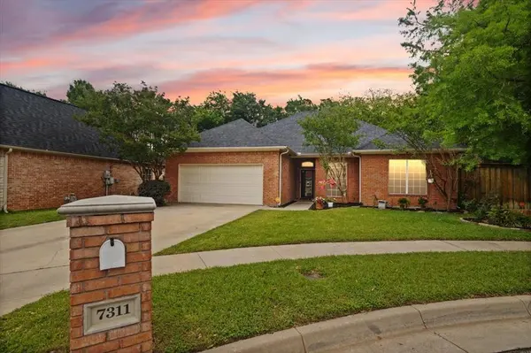 7311 Heritage Oaks Drive, Arlington, TX 76001