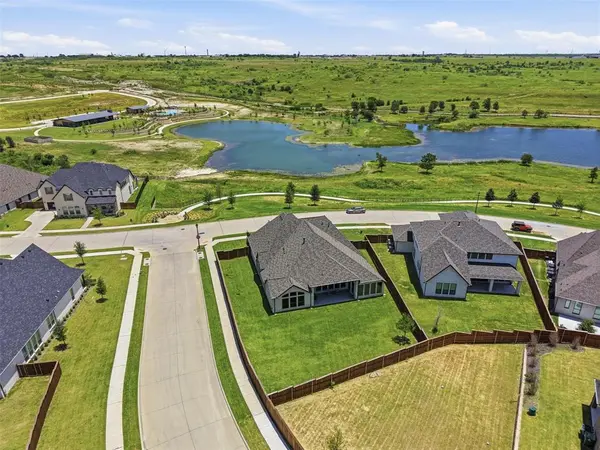 192 Shoreview Drive, Rhome, TX 76078