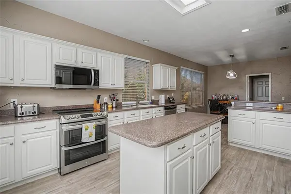 1808 Lacey Oak Lane, Keller, TX 76248