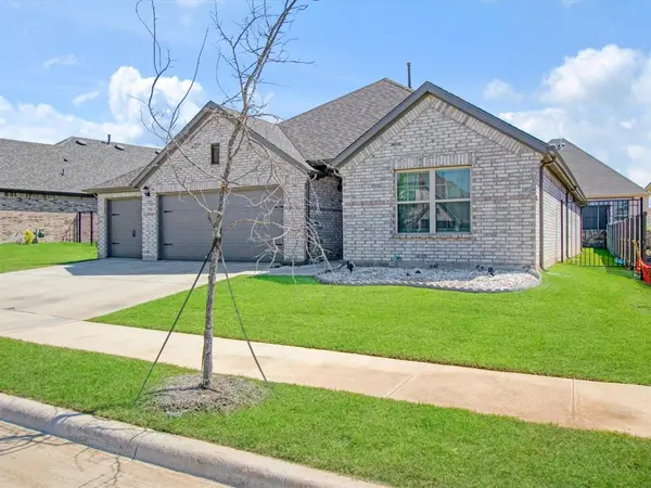 3541 Redbud Flower Trail, Prairie Ridge, TX 76084