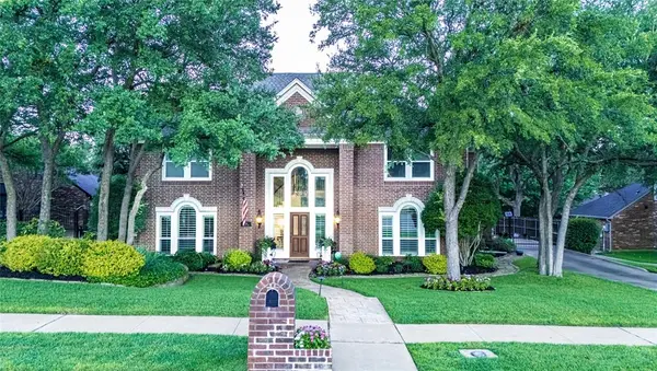 204 Swallow Drive, Southlake, TX 76092