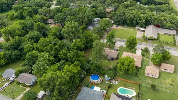 911 Thatcher Street, Denison, TX 75020