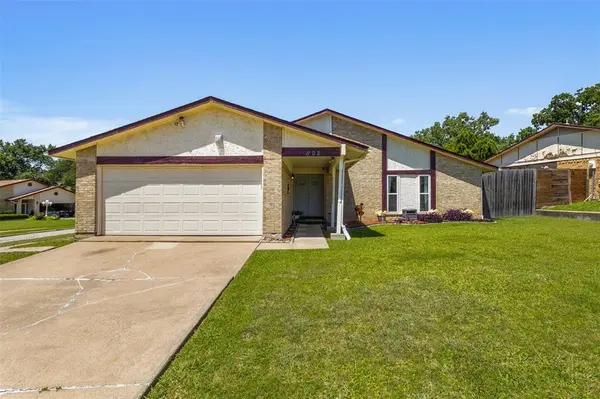802 Via Balboa,  Mesquite,  TX 75150