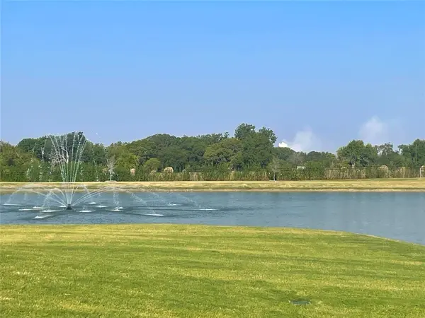 2117 Maple Ridge Drive, Van Alstyne, TX 75495