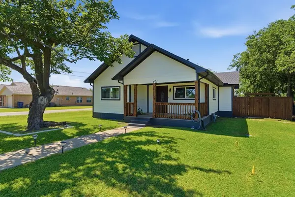401 W Mesquite Street, Gunter, TX 75058