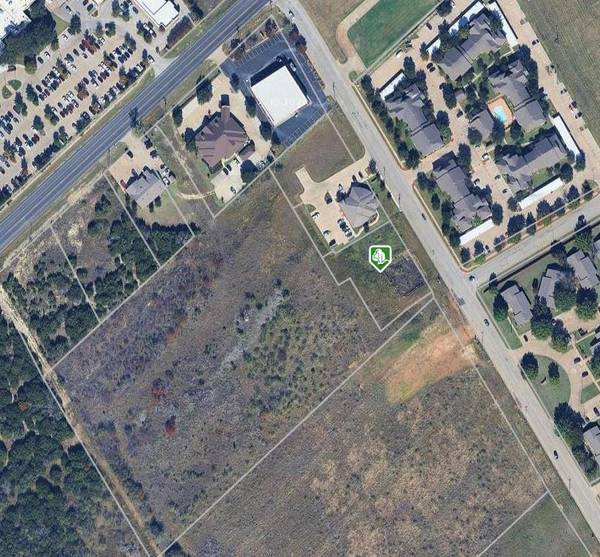 1120 N Meadows Drive, Granbury, TX 76048