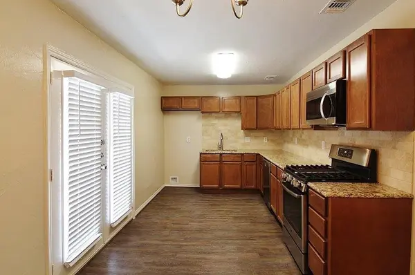 610 Overlook Drive, Midlothian, TX 76065