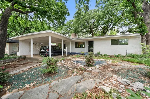 1209 W Lilly Lane, Arlington, TX 76013