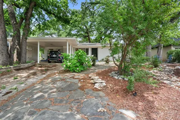 1209 W Lilly Lane, Arlington, TX 76013