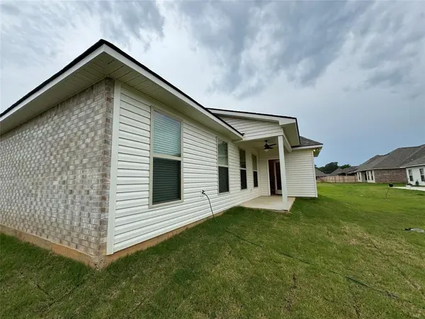 607 Cabernet, Haughton, LA 71037