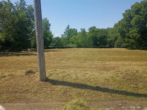 902 2nd Street, Mineral Wells, TX 76067