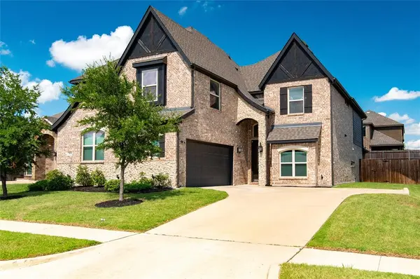 104 Balsam Drive, Red Oak, TX 75154