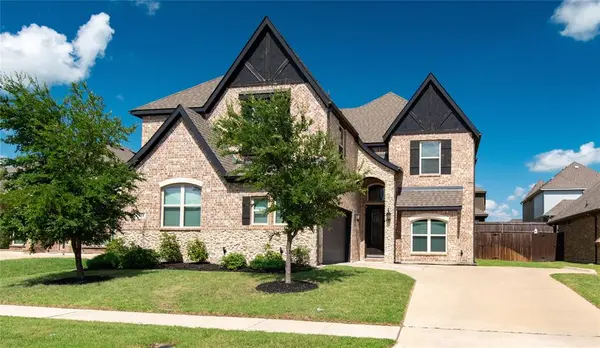 104 Balsam Drive, Red Oak, TX 75154